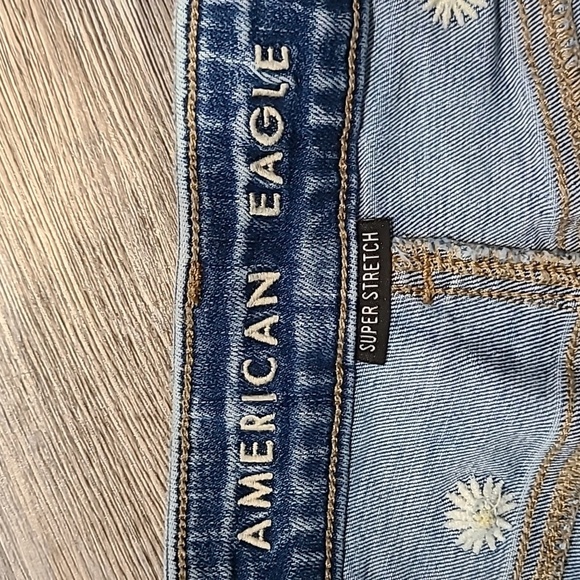 American Eagle Daisy Shorts | Hi-Rise Shortie Shorts​ - Picture 4 of 7